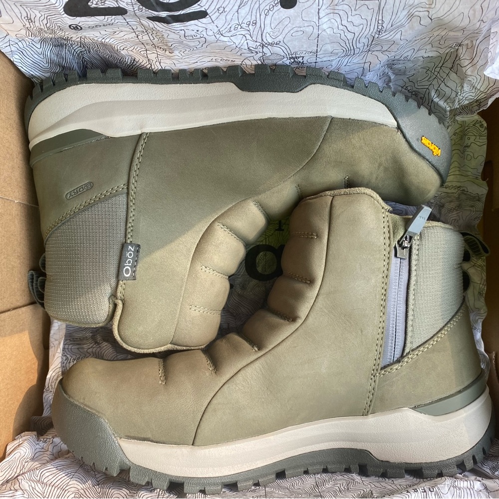 Oboz Women Pull on shoe